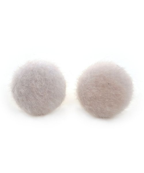 差し色に カラーファーのくるみボタンピアス イヤリング クリームドット Cream Dot Magaseek 差し色に カラーファーのくるみボタンピアス イヤリング クリームドット Cream Dot Magaseek