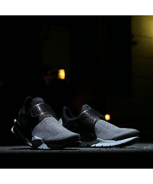nike sock dart se black