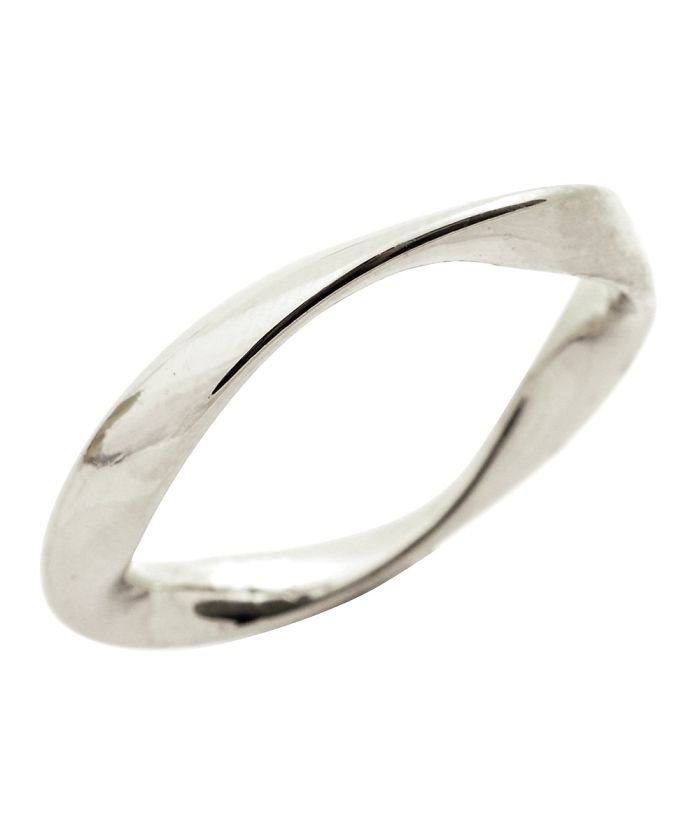 シンプルでリュクスな輝き ひねりデザインリング 502454608