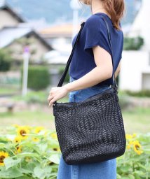 Mia Borsa(ミアボルサ)/[Mia Borsa] 牛革レザーメッシュショルダーバッグ/ブラック