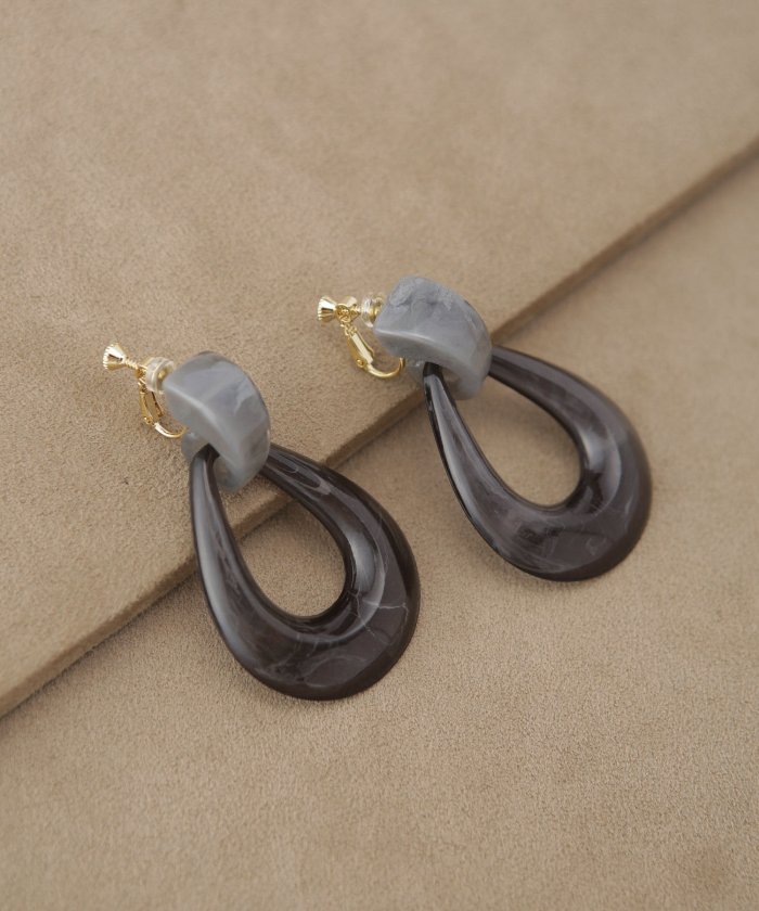 セール 40 Off カラーマーブルイヤリング ナノ ユニバース Nano Universe Magaseek