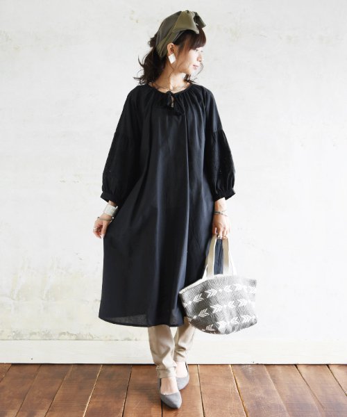 キャンブリック袖刺繍ワンピース M L レディース 春夏 ワンピース 綿 ブラック マスタード ブルー バルーンスリーブ ラウンドネック 刺繍 リボン ナチュ アンドイット And It Magaseek