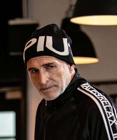 ホワイトビッグロゴニットキャップ