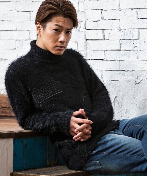 Leon掲載 1 1 3 ワッペンデザイン起毛タートルネックニット メンズファッション 阪急百貨店公式通販 阪急 Men S Online Store