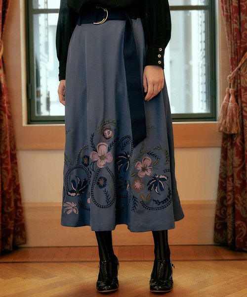 osharewalker(オシャレウォーカー)/『贅沢刺繍スカート』/グレー