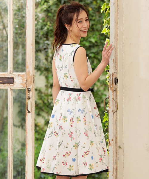 セール まいまいコラボボタニカルop レッセ パッセ Laisse Passe Magaseek