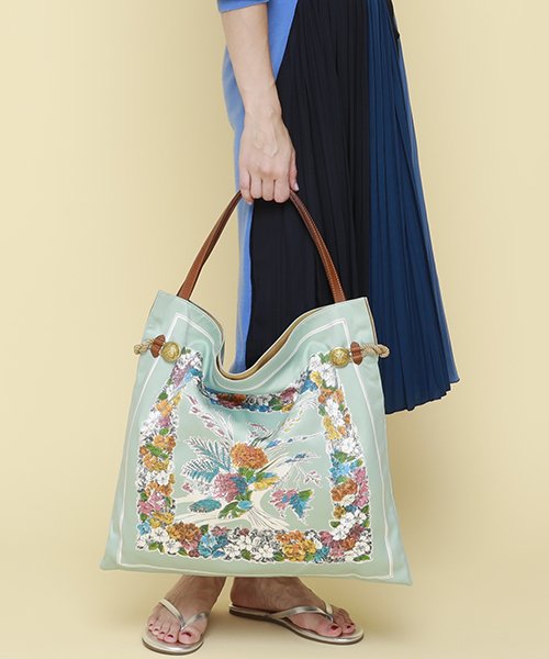 セール マイルドサテンスカーフパネル柄トートバッグ トプカピ Topkapi Magaseek