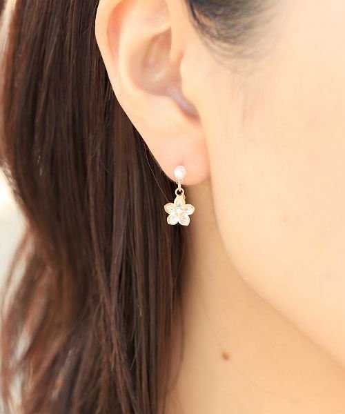 4種展開 小粒ビジュー樹脂ポストピアス ニノン Ninon Magaseek