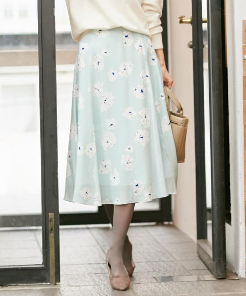 セール Oggi1月号掲載 Ipekerフラワープリント スカート 組曲 Kumikyoku Magaseek