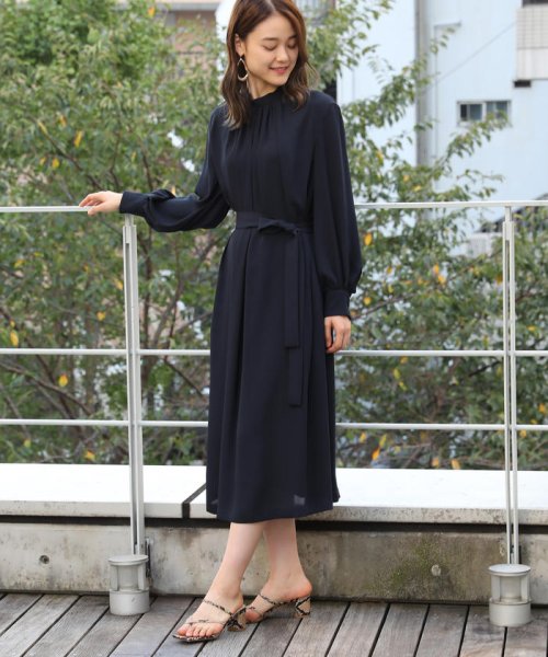 セール 40 Off バックサテン ギャザーワンピース Tomorrowland Tomorrowland Magaseek