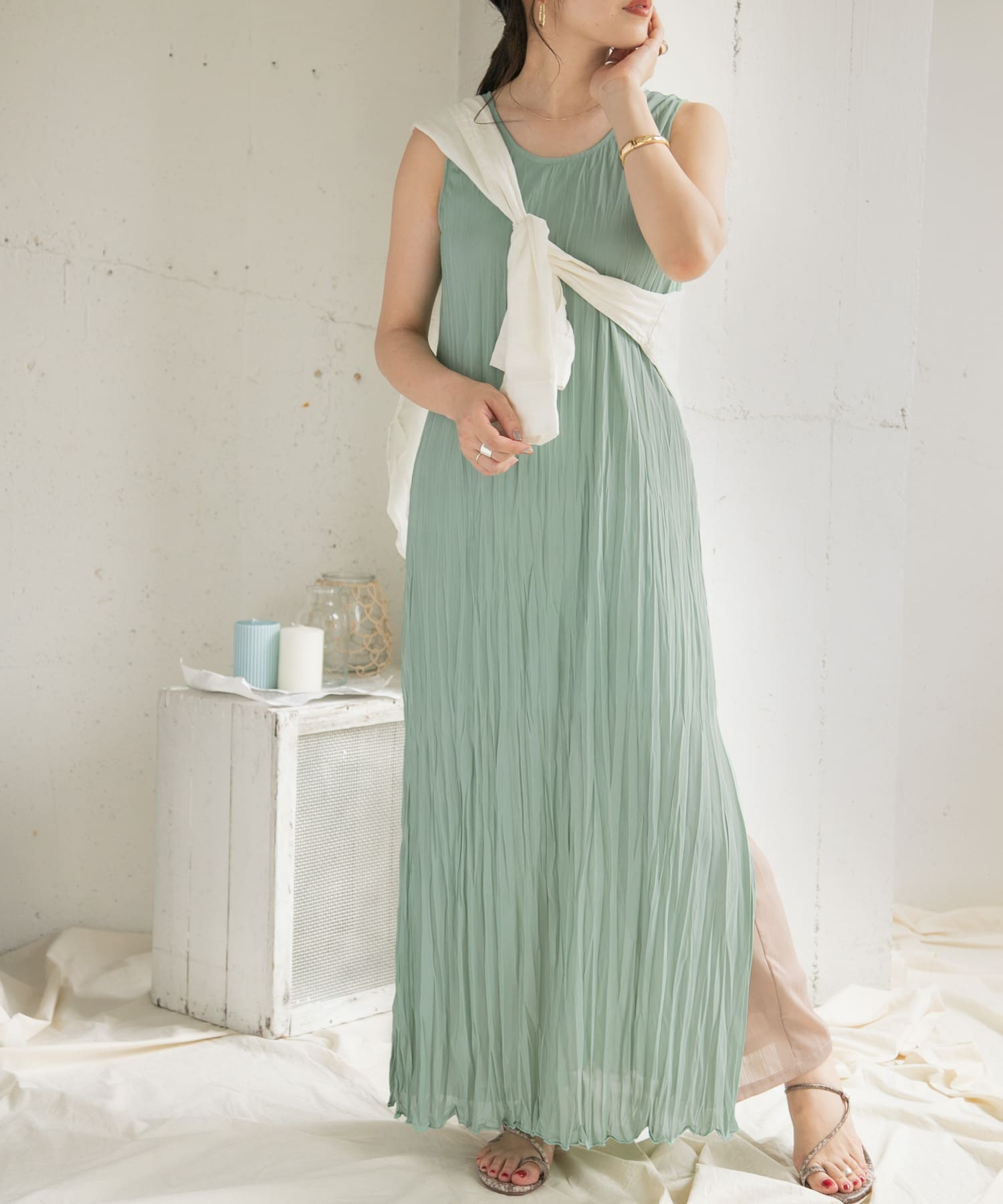 絶対一番安い Asos 刺繍入りプリーツマキシワンピース ネイビー 関税込 値引きする Www Premiervbleague Com