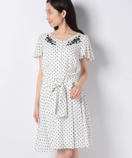 セール フラワー刺繍ドットワンピース レッセ パッセ Laisse Passe Magaseek
