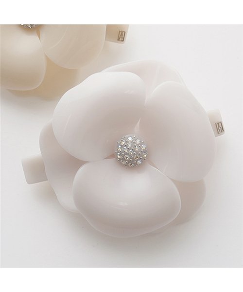 セール】【ALEXANDREDEPARIS(アレクサンドルドゥパリ)】AA8 11886 18A19 カラー2色 バレッタ 髪留め ヘアーアクセサリー カメリア レディ(503019923) | アレクサンドル ドゥ パリ(ALEXANDRE DE PARIS) - MAGASEEK セール】【ALEXANDREDEPARIS(アレクサンドルドゥパリ)】AA8 11886 18A19 カラー2色 バレッタ 髪留め ヘアーアクセサリー カメリア レディ(503019923) | アレクサンドル ドゥ パリ(ALEXANDRE DE PARIS) - MAGASEEK