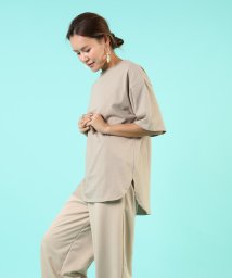 aimoha(aimoha（アイモハ）)/オーバーシルエットスリット半袖Tシャツ　レディース 半袖 春新作 春夏 オーバー ビッグ 大きめ ゆったり リラックス 妊婦 カジュアルスタイル 楽 アウトドア/ベージュ