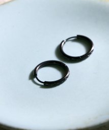 MAISON mou(メゾンムー)/【YArKA/ヤーカ】stainless series pilamid circle pierce/ステンレス ピラミッド模様サークルピアス/ブラック