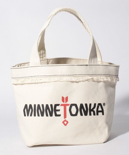 MINNETONKA(MINNETONKA)/Fringe Wide Tote Bag/ｵﾌﾎﾜｲﾄ