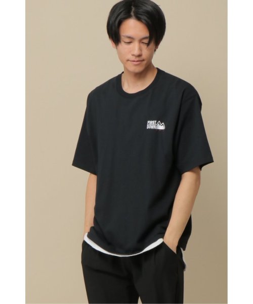 ikka(イッカ)/FIRST DOWN ワンポイント刺繍Tシャツ/ブラック