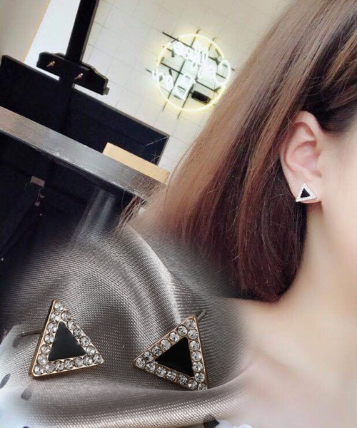セール ピアス レディース 人気アクセサリー 三角 キラキラ シンプル 小ぶり かわいい スタッドピアス デイリー セイヘイショップ Seiheishop Magaseek