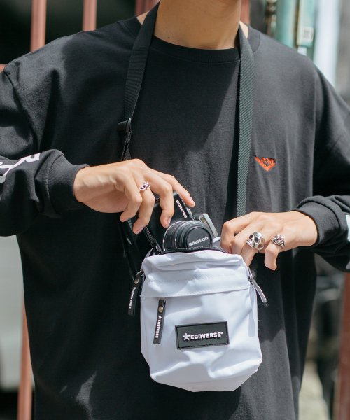 Converse コンバース ショルダーバッグ ミニ ミラーレス一眼 カメラ ボディ ポーチ 肩掛け 斜め掛け サコッシュ フェス 9034 ロッキーモンロー Rocky Monroe Magaseek