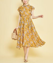 tocco closet(トッコクローゼット)/フラワープリントラッフルジョーゼットワンピース/Mustard