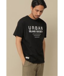 ikka(イッカ)/URBAN ISLAND SOCIETY ロゴプリントTシャツ/ブラック