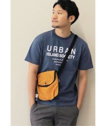 ikka(イッカ)/URBAN ISLAND SOCIETY ロゴプリントTシャツ/ブルー