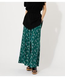 AZUL by moussy(アズールバイマウジー)/GLOSSY COOL BELT WIDE PANTS/柄GRN5