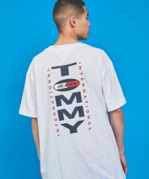TOMMY JEANS(トミージーンズ)/バックロゴTシャツ/ホワイト