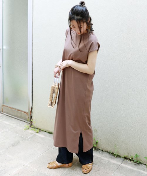 セール コットンフレンチスリーブ背中タックtシャツワンピース アンドミー And Me Magaseek