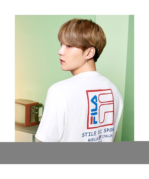 フィラ グローバル アーティスト Btsチャクヨウ ティーシャツ Fila Fila Magaseek