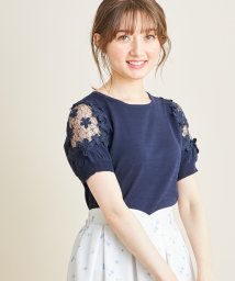 tocco closet(トッコクローゼット)/フラワーモチーフ付きレーススリーブニットプルオーバー/ネイビー