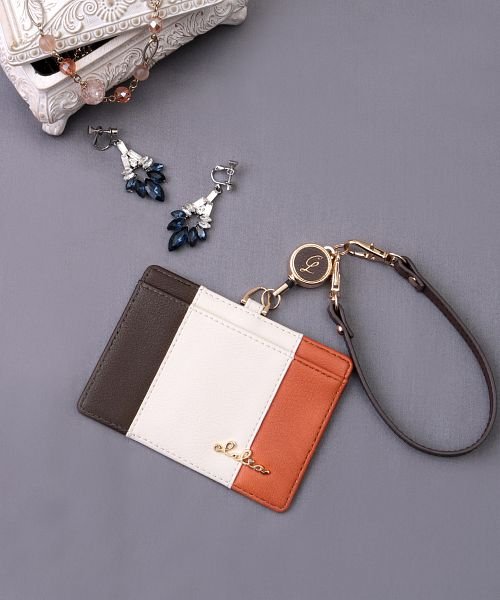 パスケース 定期入れ レディース リール付き Clelia クレリア ブランド トリコロール 社員証 ネックストラップ Cl クレリア Clelia Magaseek