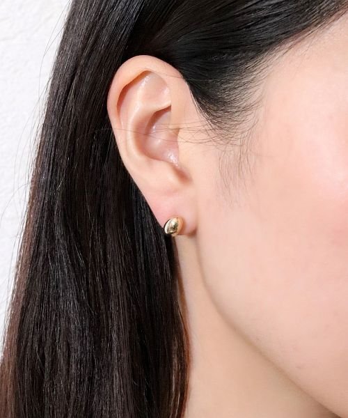 3種展開 シンプルな小ぶりカーブピアス ニノン Ninon Magaseek
