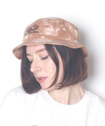 MAISON mou(メゾンムー)/【FRUIT OF THE LOOM/フルーツオブザルーム】 後染め COTTON LOGO BUCKET HAT/ロゴバケットハット/ベージュ