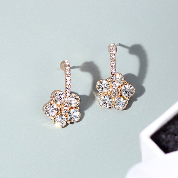セール ピアスレディース スタッドピアス 大ぶり モチーフピアス 花 可愛い イヤリング 人気アクセサリー ショッピングゴー Shoppinggo Magaseek