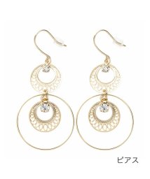 cream dot(クリームドット)/透かしプレート×ビジューが揺れるピアス/イヤリング/ゴールド系1