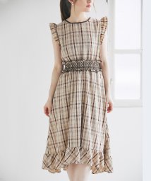 tocco closet(トッコクローゼット)/後ろりぼん付きフリル装飾ウエストシャーリングチェック柄ワンピース/BROWN