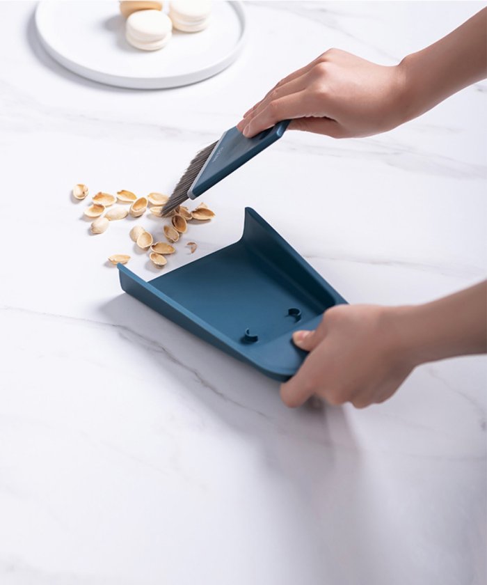 クーポン セール 10 Off デスクトップほうき ワイパー付き スタンド収納 可愛い卓上ほうき Aimoha アイモハ Aimoha Magaseek