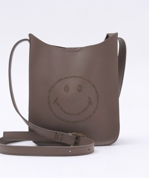 セール Web限定 Smileyスタッズショルダーバッグ コーエン Coen Magaseek セール Web限定 Smileyスタッズショルダーバッグ コーエン Coen Magaseek