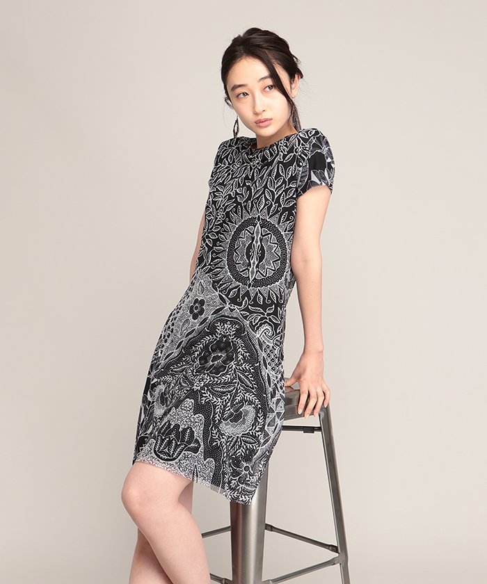 ワンピース半袖 Paris デシグアル Desigual Magaseek
