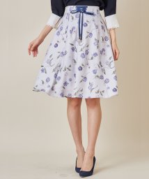 tocco closet(トッコクローゼット)/レースアップデザインフラワープリントフレアスカート/BLUE