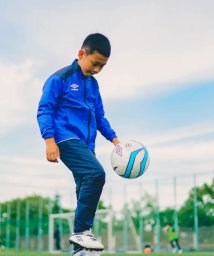 umbro(アンブロ)/【リニューアル！】TMジュニア用ウインドアップジャケット　｜裏起毛ウインドブレーカー【アウトレット】/ブルー×ネイビー