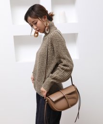 UNGRID bag(アングリッド　バッグ)/ソフトグレイン シンストリングフラップポシェット/BEG