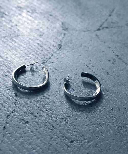 MAISON mou(メゾンムー)/【YArKA/ヤーカ】silver925 twist circle pierce/ひねりピアス シルバー925 /シルバー