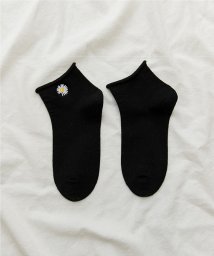 aimoha(aimoha（アイモハ）)/【秋冬新作】マーガレット 花柄 靴下 designs by korea/ブラック