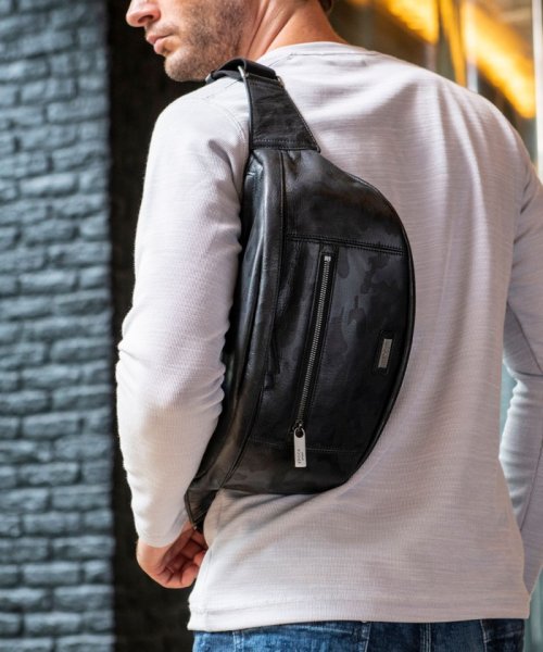 カモフラボディバッグ メンズファッション 阪急百貨店公式通販 阪急 Men S Online Store カモフラボディバッグ メンズファッション 阪急百貨店公式通販 阪急 Men S Online Store