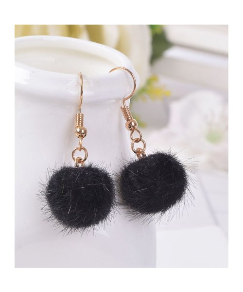 セール ふわふわ ファーピアス イヤリング レディース アクセサリー 可愛い 冬ピアス クリスマス セイヘイショップ Seiheishop Magaseek