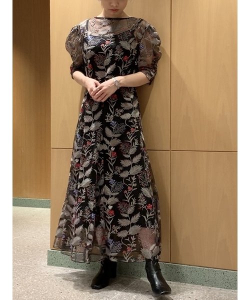 エンブロイダリーパフスリーブワンピース スナイデル Snidel Magaseek エンブロイダリーパフスリーブワンピース スナイデル Snidel Magaseek