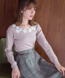 tocco closet(トッコクローゼット)/3Dフラワーモチーフ後ろレースリブニットプルオーバー/GRAYSH PINK