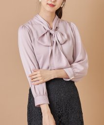 tocco closet(トッコクローゼット)/袖口パール付きボウタイりぼんヴィンテージサテンブラウス/GRAYSH PINK